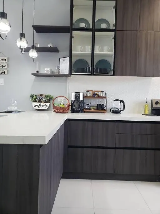 Metz Manor Apartment Kingston